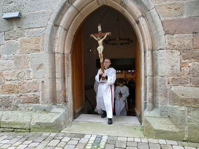 Karfreitagsliturgie und Karfreitagsprozession in Naumburg (© Karl-Franz Thiede)